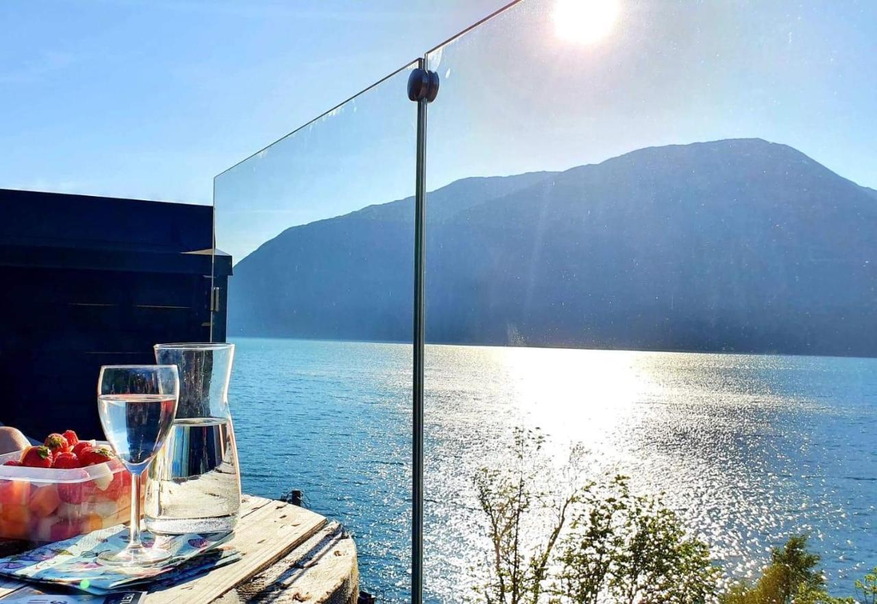 Mikrohyttene I Akrafjorden Etnesjoen Exterior foto