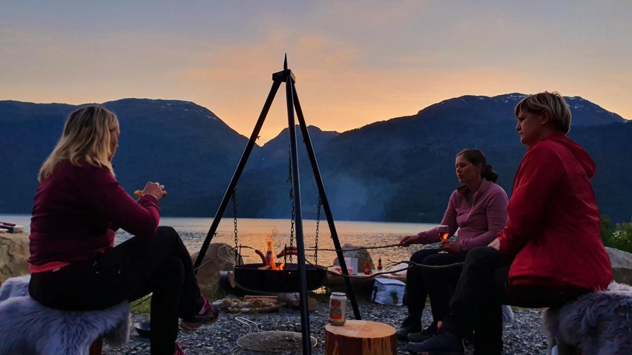 Mikrohyttene I Akrafjorden Etnesjoen Exterior foto