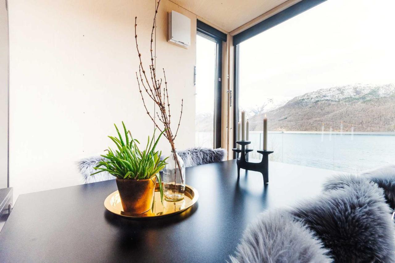 Mikrohyttene I Akrafjorden Etnesjoen Exterior foto
