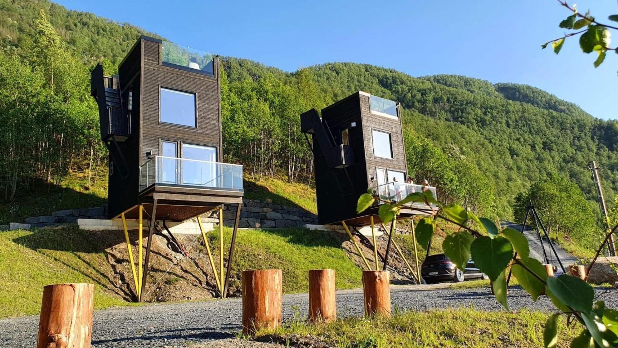 Mikrohyttene I Akrafjorden Etnesjoen Quarto foto