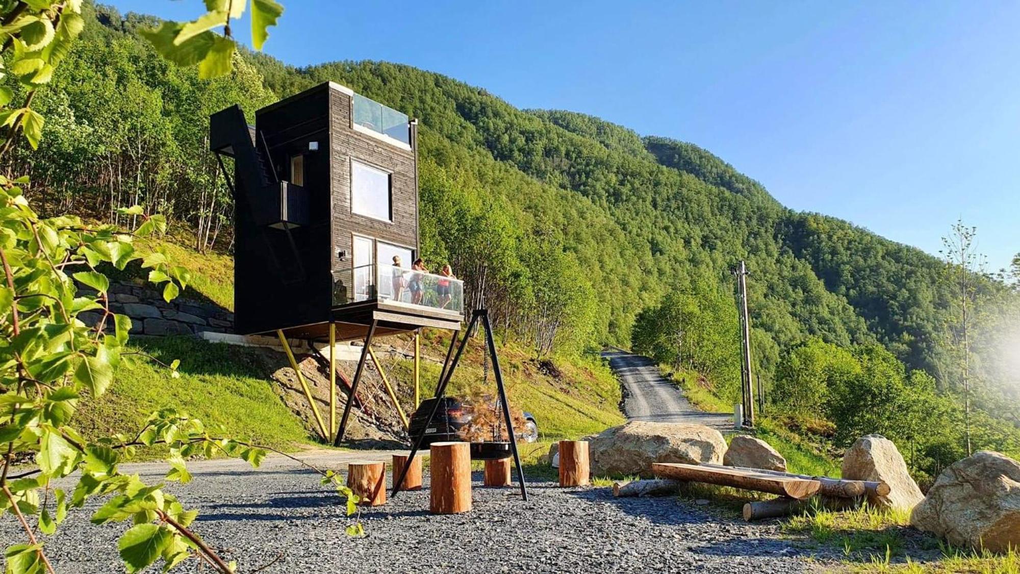 Mikrohyttene I Akrafjorden Etnesjoen Quarto foto